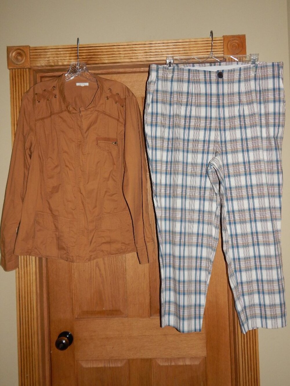 LOT Set Women's Size 2X Maurices Tan Jacket & 18W Ava & Viv Plaid Ankle Pants